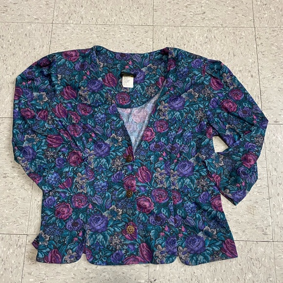 Perfect Condition Vintage Floral VNeck Top - Picture 2 of 9
